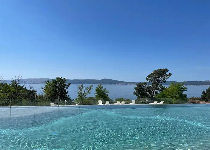 Sea House Pool & Jacuzzi, Bikes, Sup - Privilege Point & Vakantiehuis Selce